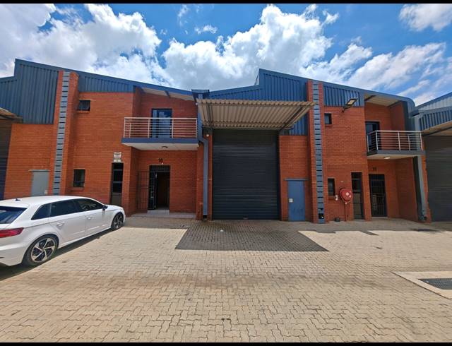 349M² WAREHOUSE TO LET IN ORMONDE